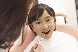 お子様の歯並びが気になる、学校検診で指摘されたなど様々なお子様の歯並びでお悩みの方がおられます。